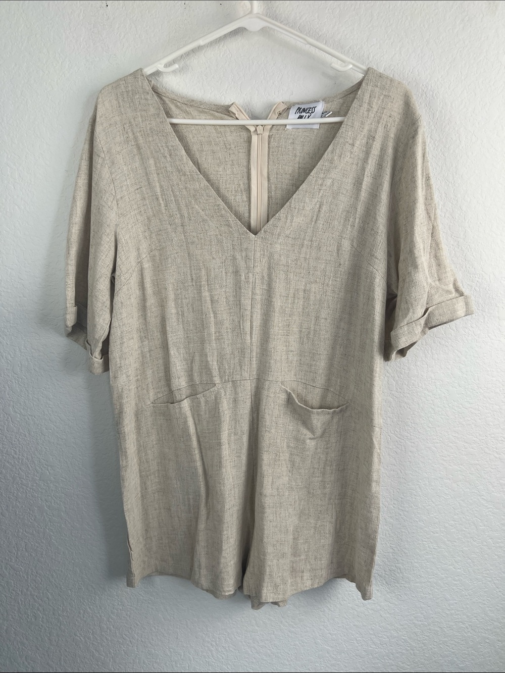 Princess Polly Beige Linen V-Neck Short Sleeve Romper Women’s Size 8